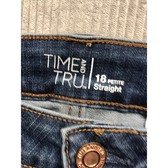 Time And Tru Mid Rise Straight Relaxed Fit Size 18 Petite Jeans NWT - Picture 4 of 16